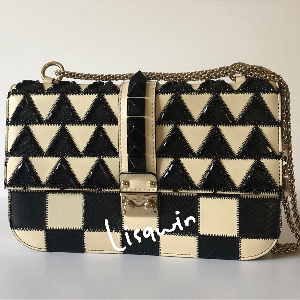 💯% Authentic Valentino Glam Lock Triangle Bag🍀